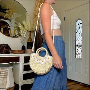 Wicker 🌼 Daisy 🌼 Crossbody Bag